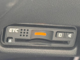 ●ETC装着☆高速道路の料金所を停止することなく通過できます。専用のETCレーンを通ることで、料金所の度にお金を取り出す手間もなくなり便利です。曜日や時間帯によって割引サービスがあり経済的です!