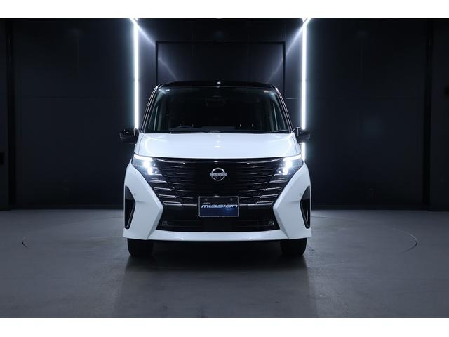 セレナ 2.0 ハイウェイスターV 4WD 8人乗り/両側スライドドア/バックカメラ