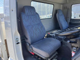 車内シート、目立つ破れ見受けかれません!