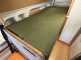 二段ベッド上段です!寸法は195cm&times;75cmとなっております!
