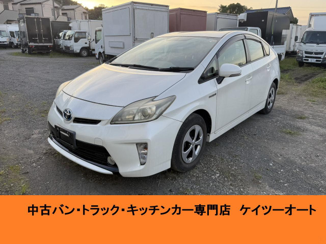 プリウス S 本革ハンドル