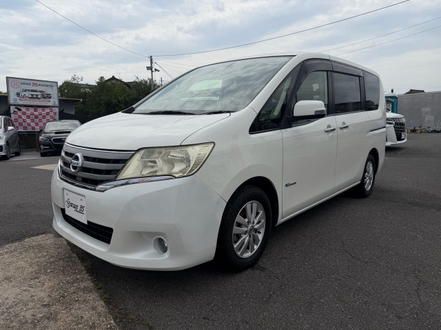 セレナ 2.0 20G S-HYBRID 中古販売・平成25年・ワゴン自動車