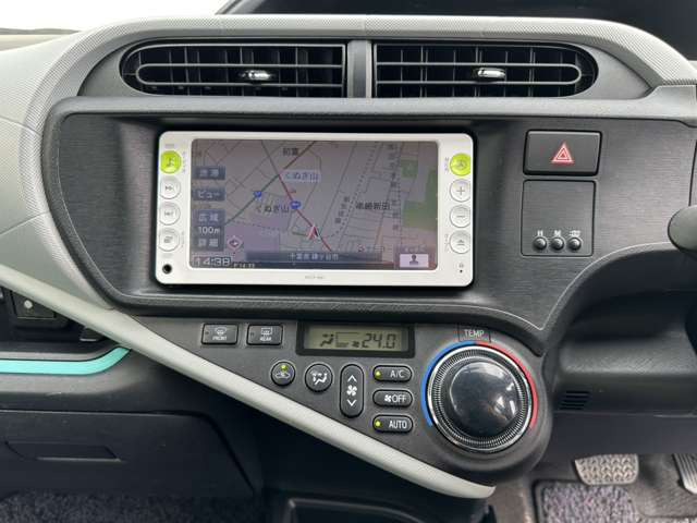 トヨタ アクア S ナビ DTV Bカメラ ETC スマートキー プッシュスタート