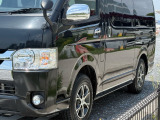 こちら側も薄キズ傷はよーく見るとあるんですが、中古車としては結構綺麗な部類かと。正直めちゃくちゃきれいです。
