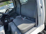 車内3人乗り仕様!
