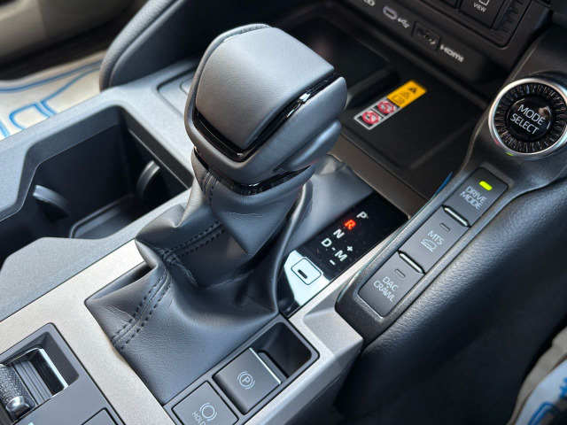 トヨタ ランドクルーザー250 2.8 ZX ディーゼル 4WD ☆未使用車☆全
