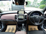 内装は上質な状態になります。前オーナー様の取り扱いもよい車両の様に見受けられます。ぜひご検討ください