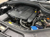 搭載される3.5L V型6気筒エンジンは306psを発揮し、7速オートマチックと4MATICシステムの組み合わせにより、安定感のある力強い走りを実現しています。