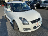 3ヶ月・3000kmの無料保証付きです。エンジン、ミッション等の修理の際に金額が大きくなりがちな箇所も無料修理で安心です。最大3年までの有料保証も取り扱っております。
