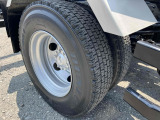 タイヤ山約4分程度残有り。