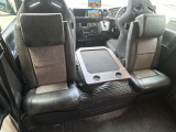 運転席助手席はダイネットシートとして使用可能です!