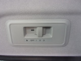 後席用空調コントローラー。