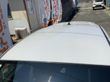 ボンネット同様、ルーフ・ピラーも再塗装を施し美しい状態になりました。