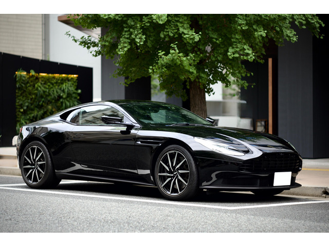 アストンマーティン DB11 