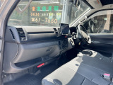 トラックの車検や整備、販売も承っております。小型から大型までご対応可能です。