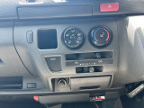 中古車の販売が中心になりますが、新車の販売も取扱いございます。