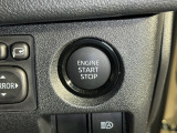 【スマートキー】 車内へのアクセス楽々、今や必須アイテムの「スマートキー」には、キー複製防止「イモビライザー」まで備わっております。