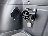 充電中や充電完了はランプの色でお知らせ!