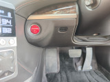 【全国納車OK】 現車をご覧になれないお客様でも、安心してお車をご購入いただける環境を整えております。 色々な角度から撮影したたくさんの画像など豊富な資料送りいたしております。