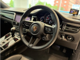 パワーステアリングプラスが付いており、駐車の時など低速時はハンドルが軽くなり、高速時では重くなり安定性を高めてくれます。