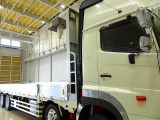 荷台内寸:955&times;240&times;38 山田車体工業 七方開 アルミアオリ 支柱脱着可 ステンレスヒンジ 床フック15対 落とし込みフック9対 前立てアルミ縞鋼板張り/LED作業灯2個