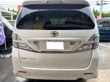 平成22年式トヨタ ヴェルファイア2.4Z、2WDをご紹介します。走行距離141,710km。上質なパールホワイトのボディで、ミニバンならではの広い室内が魅力です。安心の横滑り防止装置とABS搭載、さらにETC