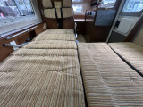 ダイネットも簡単にベッド展開可能です!寸法は180cm&times;87cmとなっております!