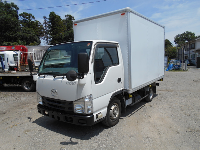タイタン  1.5T バン AT 5t未満車