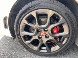 ご納車時にタイヤも新品にしておきたいお客様、タイヤチェンジャー&バランサー完備しておりますので、ご対応可能です。ぜひ、ご相談ください。