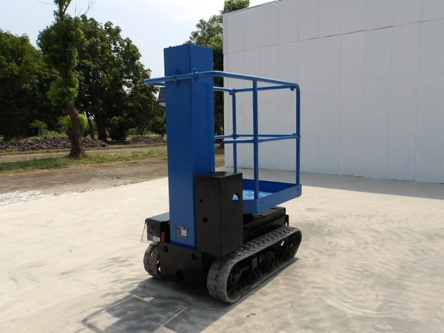 アイチ 高所作業車 クローラ式 3.8m