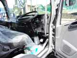 車内綺麗な状態です。2人乗り。モケットシート