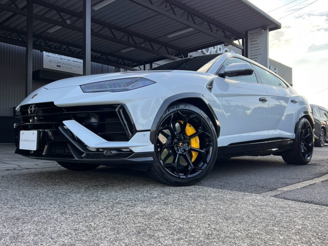 ウルス ペルフォルマンテ 4WD 23インチPelopeホイール