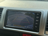 あとはパノラミックビューではないけどバックモニターも!正直なくてもハイエースは車間の感覚が取りやすいから大丈夫なんですが、暗い場所とかギリギリで停めたい場合にはいいですね!