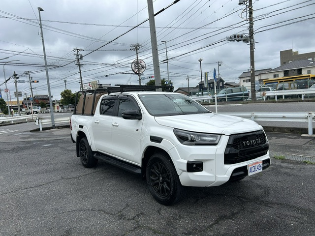 ハイラックス 2.4 Z GRスポーツ ディーゼル 4WD 1オーナー・ソフトシェル・特注キャリア