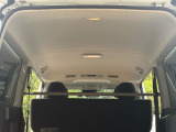 続いて天井。やっぱり喫煙車ということで、やや黄ばみありですかねー。さっぱり消す方法あるんですけど、腰が終わってしまうのでやってません。でもそんなに天井って見上げます?