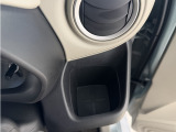 運転席ドリンクホルダー