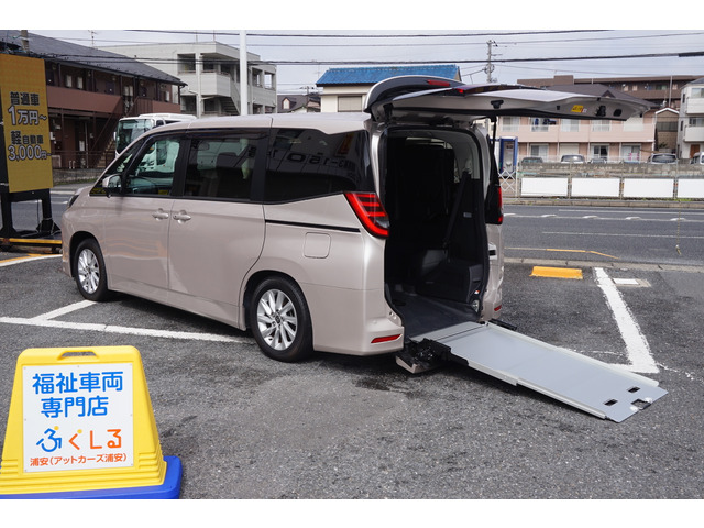 ノア 1.8 ハイブリッド G ウェルキャブ 車いす仕様 タイプI 車いす1名仕様