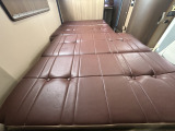 ダイネットは簡単にベッド展開可能です!寸法は181cm&times;100cmとなっております!