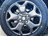 タフワイルド専用デザインの16インチアルミホイール&165/60R15タイヤを装着