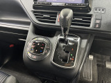 【全国納車OK】 現車をご覧になれないお客様でも、安心してお車をご購入いただける環境を整えております。 色々な角度から撮影したたくさんの画像など豊富な資料送りいたしております。