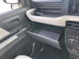 ☆小物入れが多いので使いやすい♪お見逃し無く!!お問い合わせはTEL06-6430-1230 E-mail cars_genesis2007@yahoo.co.jpまで!!☆