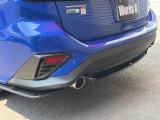 【障害物センサー】車両感覚が掴みにくい狭い駐車場で大活躍!障害物との距離感に合わせて、音で運転者に知らせてくれるとても便利な装備付きです。