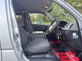 買ったばかりの愛車、ずっときれいにしていたいですよね!ご購入いただいたお車を綺麗な状態に保てるよう、コーティングなどのオプションもご用意しております。詳しくは店舗までお問い合わせください♪