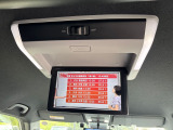 10.1インチ後席モニター付きです。