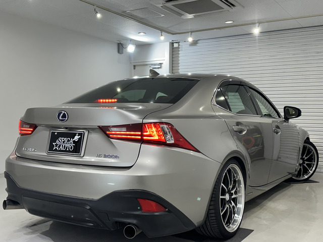 レクサス IS 300h Fスポーツ TEIN車高調/赤革/ロクサーニ19AW の中古車