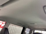 天井は特に目立つキズや汚れも無く綺麗な状態です!天井も高く、広々とした車内はとても快適です!当店はアフターメンテナンスも充実しておりますのでお気軽にご相談下さい!!