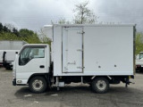 エルフ  冷蔵冷凍車 積載1,150㎏ 4WD