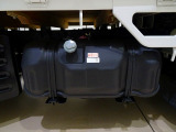 燃料タンク63L タイヤ止め2個 シャーシは 錆止め/マフラー塗装 仕上げに力を入れています。