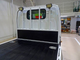 荷台内寸:310&times;162&times;36 三方開 床板二重張り 床埋め込みフック3対 リアアオリチェーン2個 鳥居左右LED作業灯2個