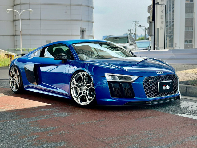 R8 V10 プラス 5.2 FSI クワトロ 4WD 